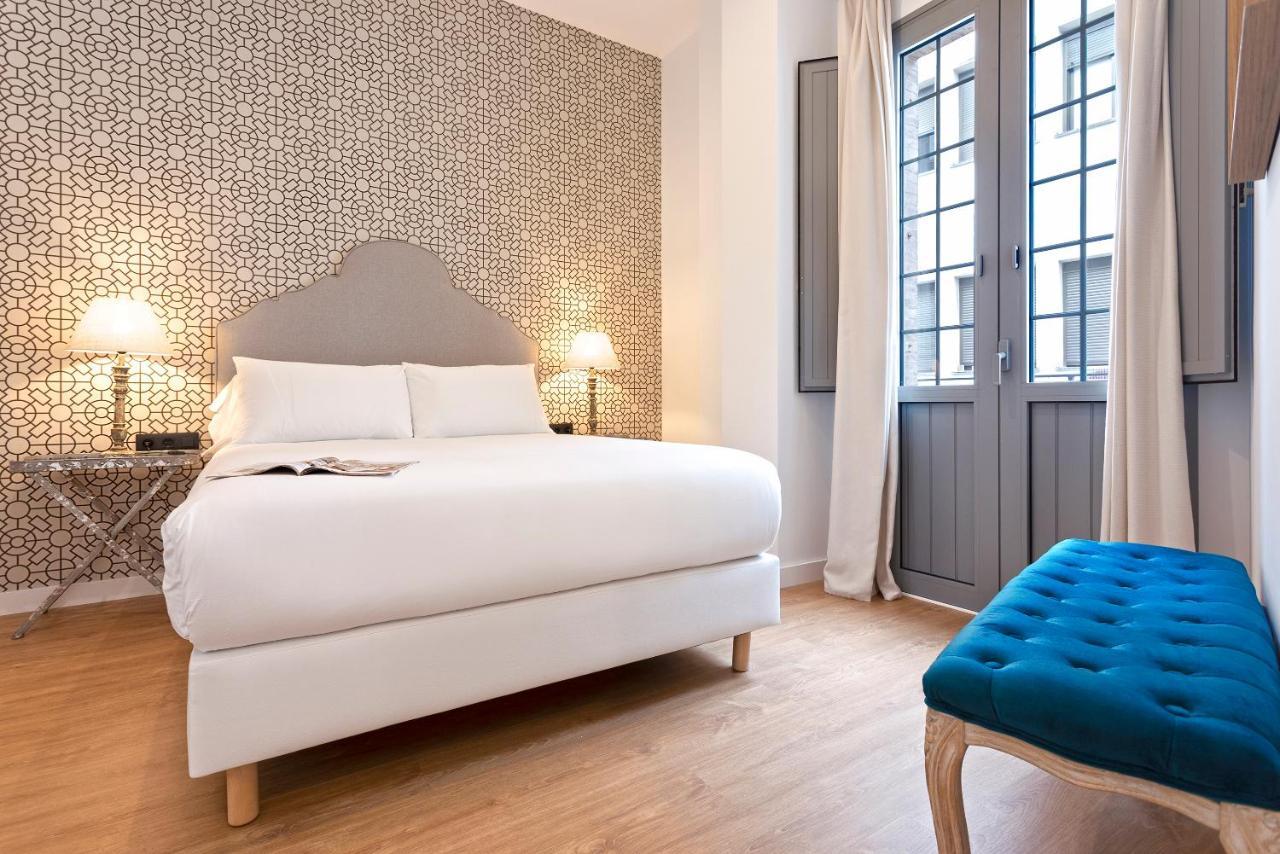 Genteel Home Goyeneta Sevilla Bagian luar foto